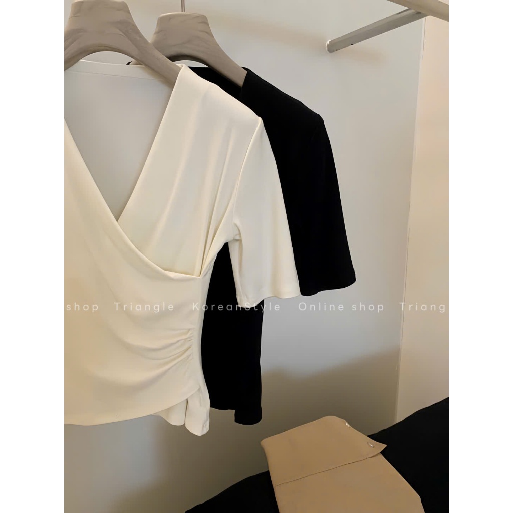 Triangle - Jasmin Shirt - Áo thun Wgwe có tay cổ V đan chéo phong cách Hàn Quốc thanh lịch và dễ mặc, ứng dụng cao