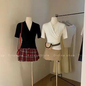 Triangle - Jasmin Shirt - Áo thun Wgwe có tay cổ V đan chéo phong cách Hàn Quốc thanh lịch và dễ mặc, ứng dụng cao