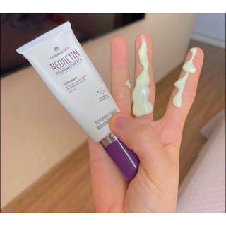 Kem Chống Nắng Neoretin Discrom Control Gelcream SPF 50 40ml