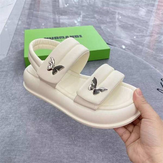 Dép quai hậu quai phồng gắn khuybướm êm xinh
