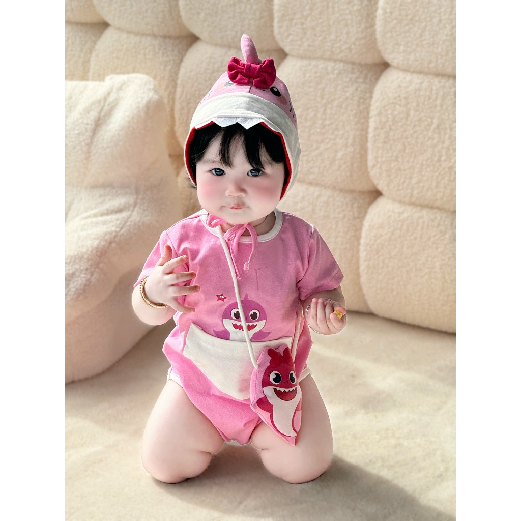 Deal Giảm 10% - Ship Hỏa Tốc Set bodysuit CÁ MẬP kèm mũ, túi đeo chéo, tặng tất xanh cover hàn cho bé 3-13kg đi biển