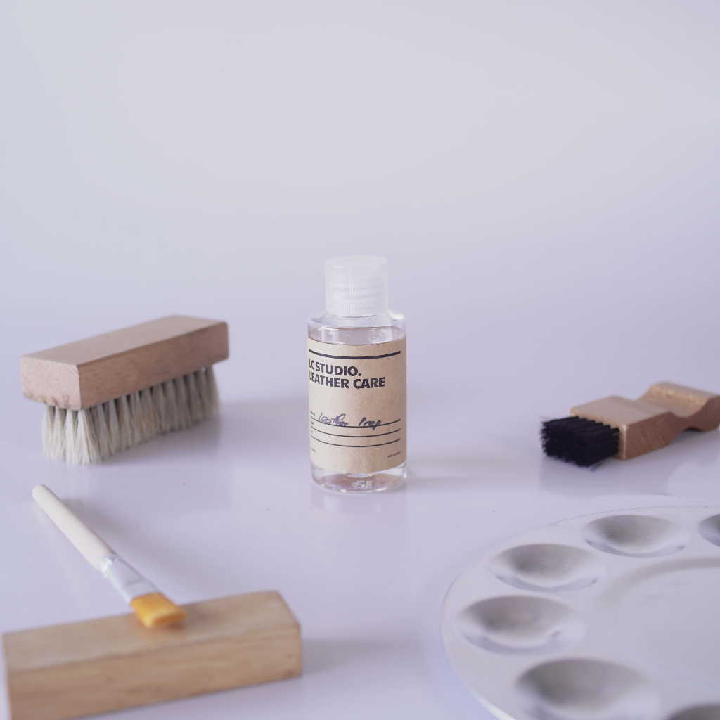 Leather Prep Tẩy Sơn Cũ Xử Lí Vết Bẩn Cứng Đầu Cho Đồ Da, Giày Dép, Túi Xách, Sofa, Ghế Da Ô tô LC Studio.