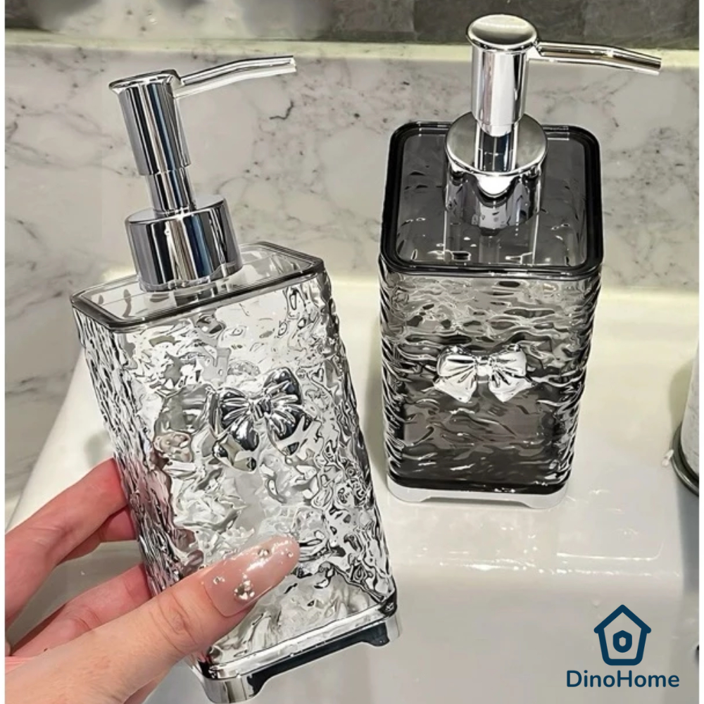 Chai Chiết Dầu Gội Sữa Tắm Trong Suốt 300ml 400ml Chai Đựng Nước Rửa Tay Vòi Nhấn Decor Nhà Tắm Khách Sạn DINO