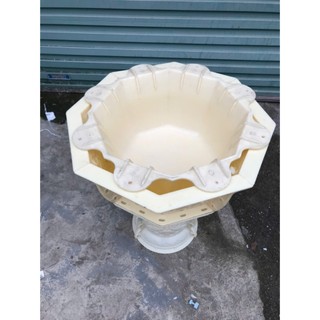Thanh lý khuôn đúc chậu bát giác rộng 50, cao 27 cm, có chân đôn chất liệu nhựa abs