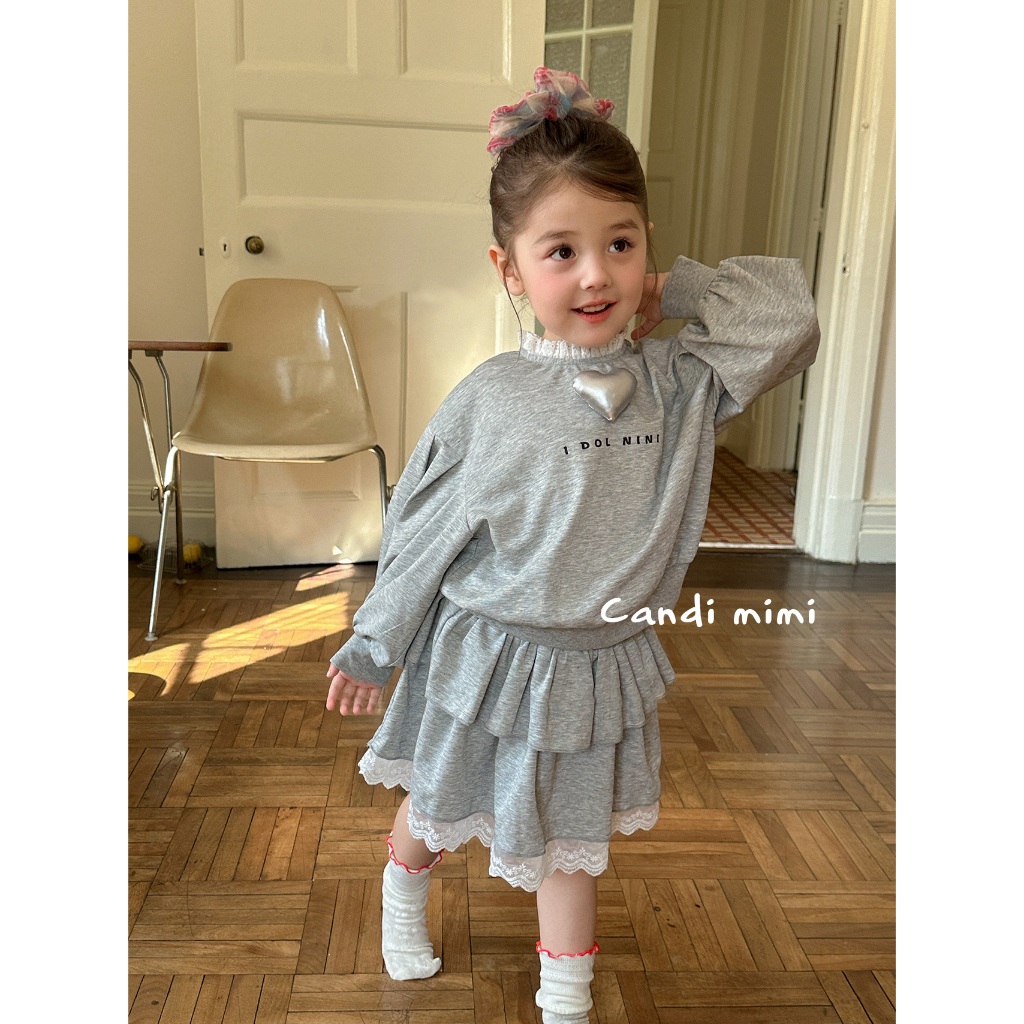 CANDIMIMI Set áo dài tay và chân váy đính hình trái tim - Phong cách Hàn Quốc