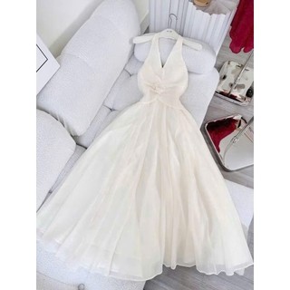 Đầm maxi tiểu thư sang trọng thiết kế cổ yếm xẻ ngực sâu thời trang gợi cảm đính hoa ở eo chất tơ mịn màng