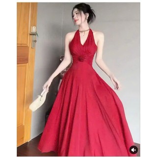 Đầm maxi tiểu thư sang trọng thiết kế cổ yếm xẻ ngực sâu thời trang gợi cảm đính hoa ở eo chất tơ mịn màng