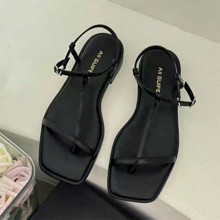 (Sẵn đen 37,40, trắng 38, đỏ 36) Dép Sandal Đế Dày Kẹp Mũi Nhọn Phong Cách Pháp Đơn Giản Sang Chảnh