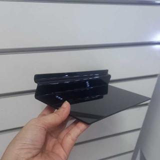 Kệ Mica Trưng Bày Giày Dép Màu Đen Không Uốn- Kệ giày cài vào kệ rãnh âm slatwall