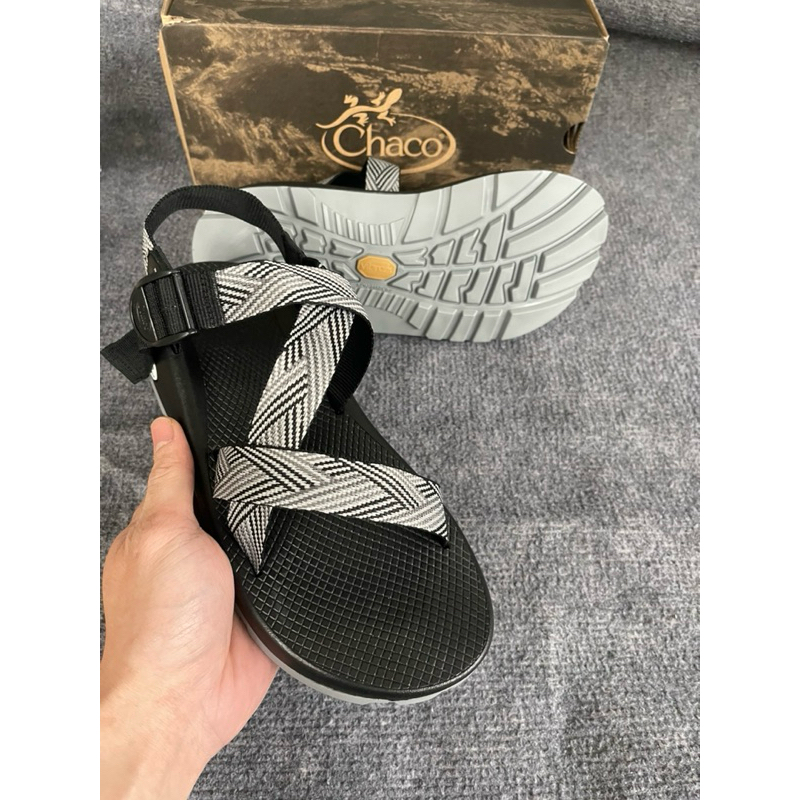 Giầy sandal chaco nam màu xám trắng kẻ chỉ