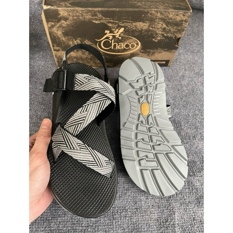 Giầy sandal chaco nam màu xám trắng kẻ chỉ