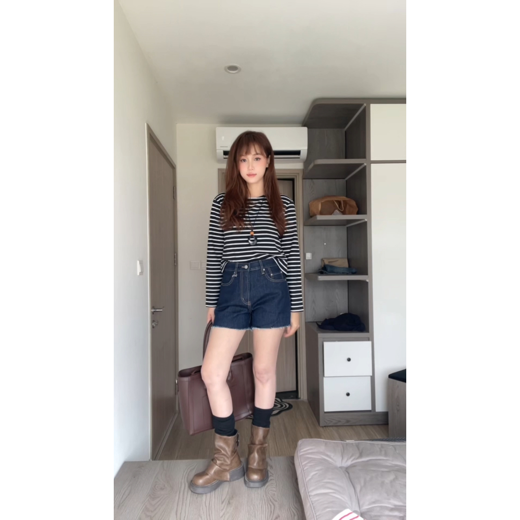 TheBlueTshirt - Quần shorts jean lưng cao lai tưa cho nữ - Golden Hour Shorts - Women