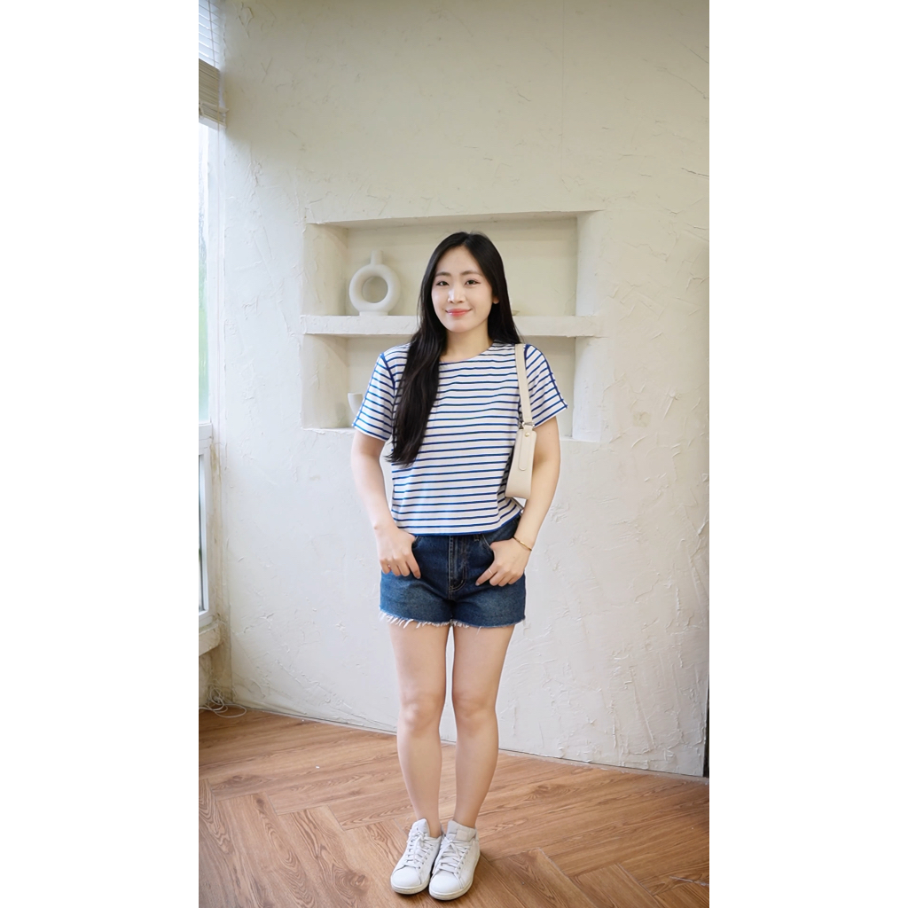 TheBlueTshirt - Áo thun sọc tay ngắn thiết kế cúc ở 2 bên áo cho nữ - Line T Signature Blue Stripe - Women