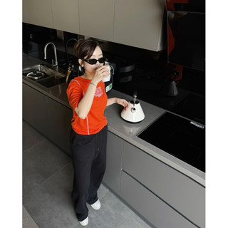 MIDDUA - Tee2501 Áo thun nữ lửng thêu chữ