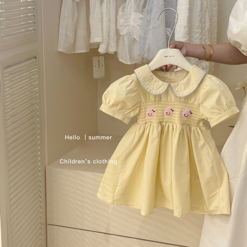 (Order) Váy cộc tay phồng cổ sen thêu hình vịt vàng ngộ nghĩnh dành cho bé gái