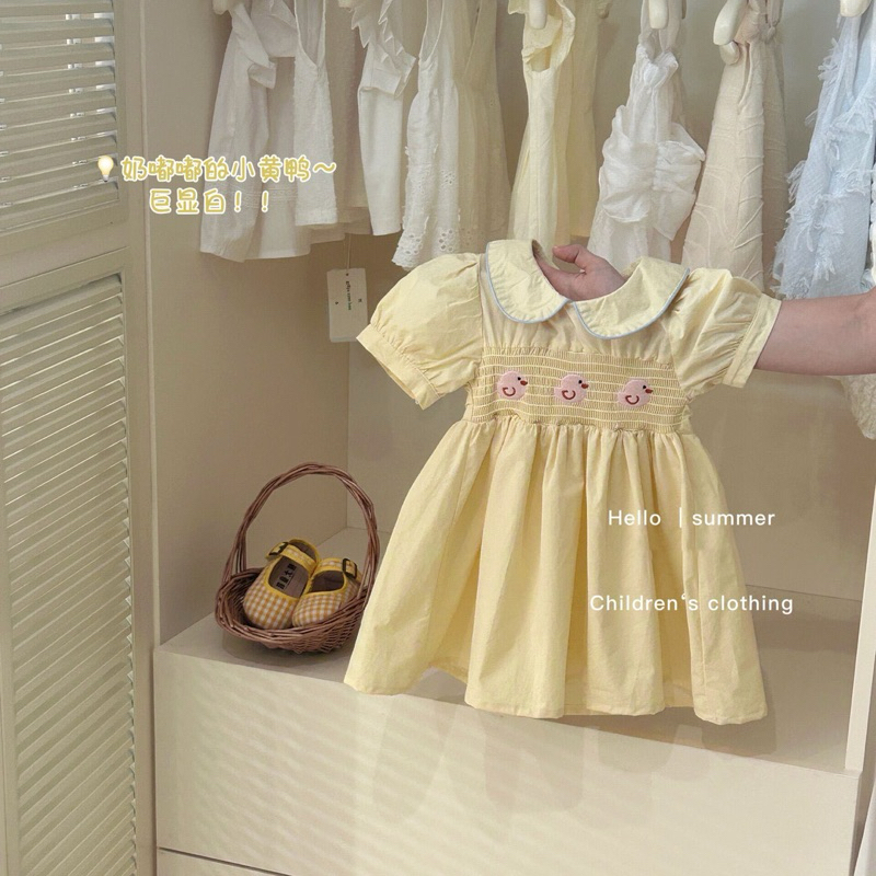 (Order) Váy cộc tay phồng cổ sen thêu hình vịt vàng ngộ nghĩnh dành cho bé gái