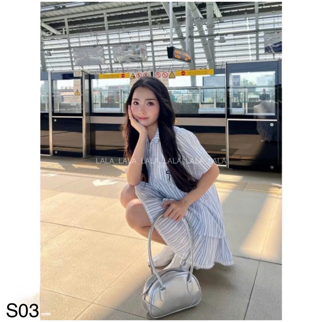 Set áo sơ mi thêu nơ phối ren kèm chân váy xếp ly dáng ngắn xinh xắn LALASTORE S03