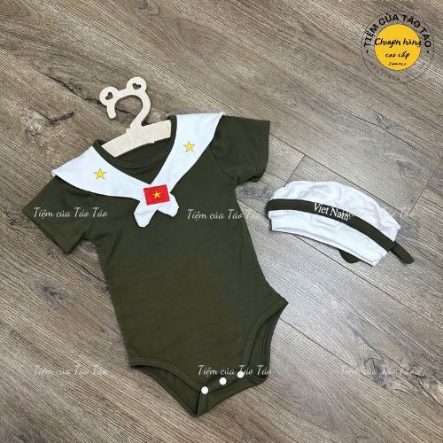 ( SẴN SHIP- HOẢ TỐC- TẶNG CỜ) Set bộ đồ quốc khánh 2/9 Việt Nam tặng kèm mũ và yếm cờ đỏ việt nam cho bé trai gái