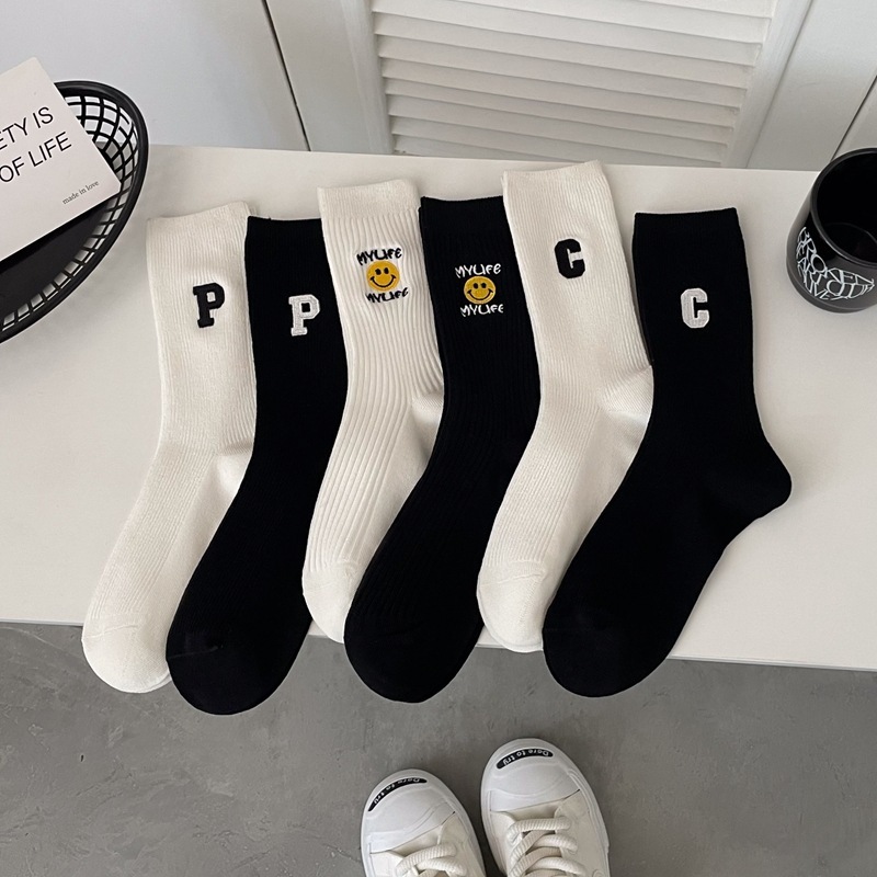 Vớ Tất cổ cao Unisex chữ C, P phong cách thể thao, trẻ trung và năng động.