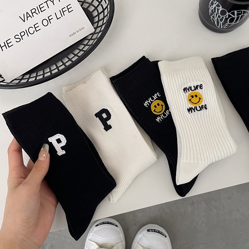 Vớ Tất cổ cao Unisex chữ C, P phong cách thể thao, trẻ trung và năng động.