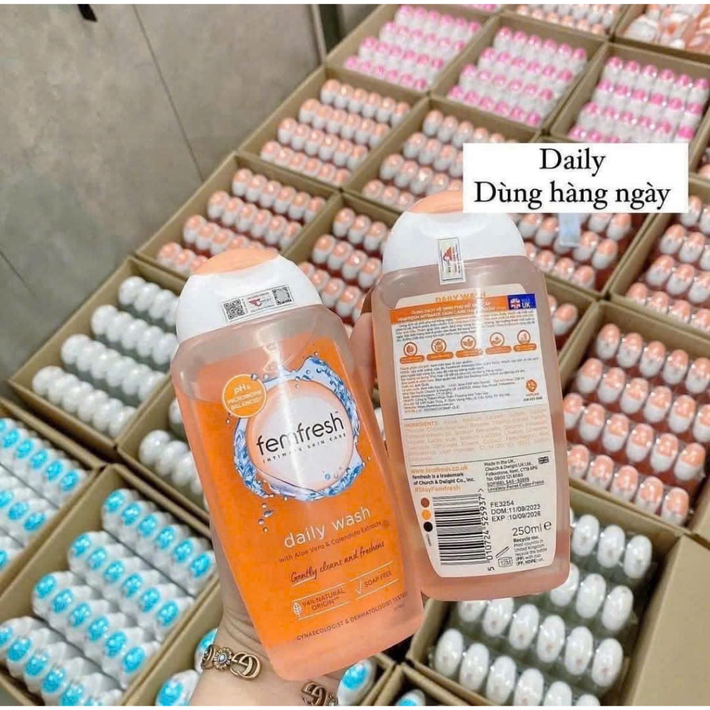 Dung dịch vệ sinh cho phụ nữ nhiều màu , Femfresh Daily Intimate Wash (250ml) Mẫu mới nhất