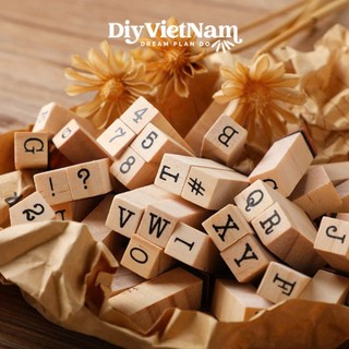 𝐁𝐨̣̂ 𝐂𝐨𝐧 𝐃𝐚̂́𝐮 𝐂𝐡𝐮̛̃ & 𝐒𝐨̂́ 𝐊𝐞̀𝐦 𝐌𝐮̛̣𝐜 𝐈𝐧 – 𝐒𝐭𝐚𝐦𝐩 𝐂𝐡𝐮̛̃ 𝟐𝟒 𝐊𝐲́ 𝐓𝐮̛̣, 𝐍𝐠𝐚̀𝐲 𝐓𝐡𝐚́𝐧𝐠 𝐓𝐮𝐚̂̀𝐧, 𝐂𝐡𝐮̛̃ 𝐊𝐢𝐞̂̉𝐮, 𝐒𝐨̂́