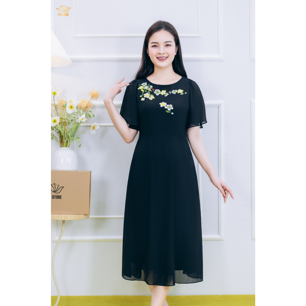 Ảnh Đầm xòe trung niên cho mẹ - Cổ tròn thêu hoa tay loe - màu Đen - TTV Store thời trang nữ TTV1848 1