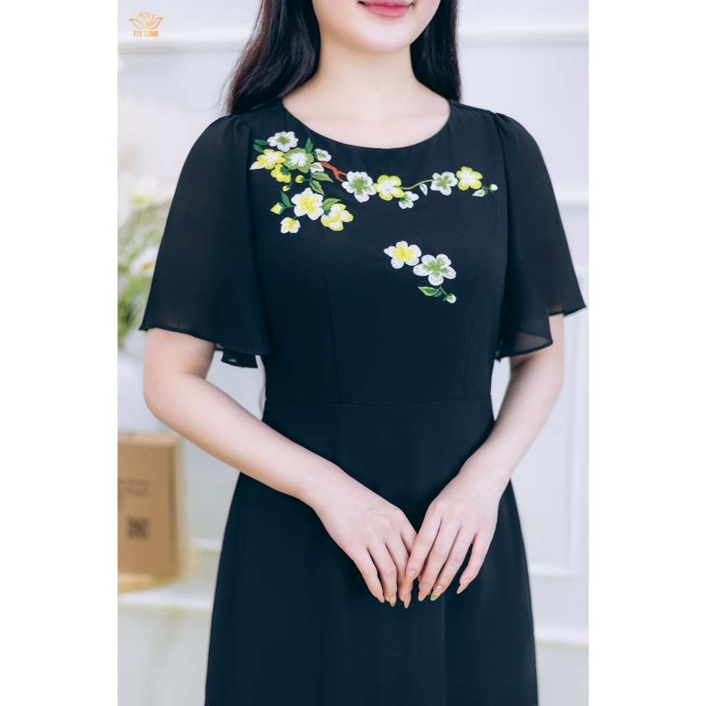 Ảnh Đầm xòe trung niên cho mẹ - Cổ tròn thêu hoa tay loe - màu Đen - TTV Store thời trang nữ TTV1848 2