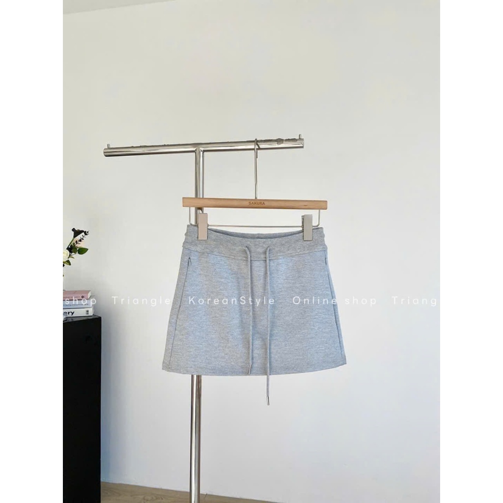 Triangle - (Giá thanh lý, không hoàn) Sportyy Skirt - Chân váy ngắn dáng thể thao Hàn Quốc