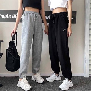 Quần Jogger Nam Nữ Trơn Bo Gấu 3 Màu Thêu MẶT CƯỜI Ullzang Unisex Chất Nỉ Mềm SSL