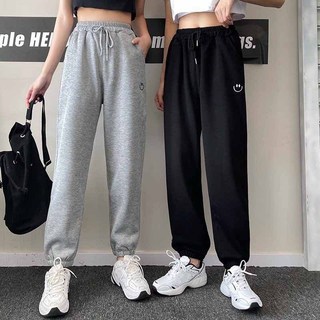 Quần Jogger Nam Nữ Trơn Bo Gấu 3 Màu Thêu MẶT CƯỜI Ullzang Unisex Chất Nỉ Mềm SSL
