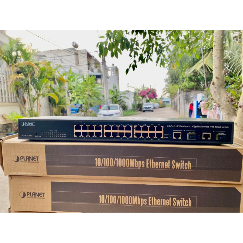 Swich 24-Port 10/100Mbps + 2 Gigabit TP / FP Combo Web Smart Switch ...