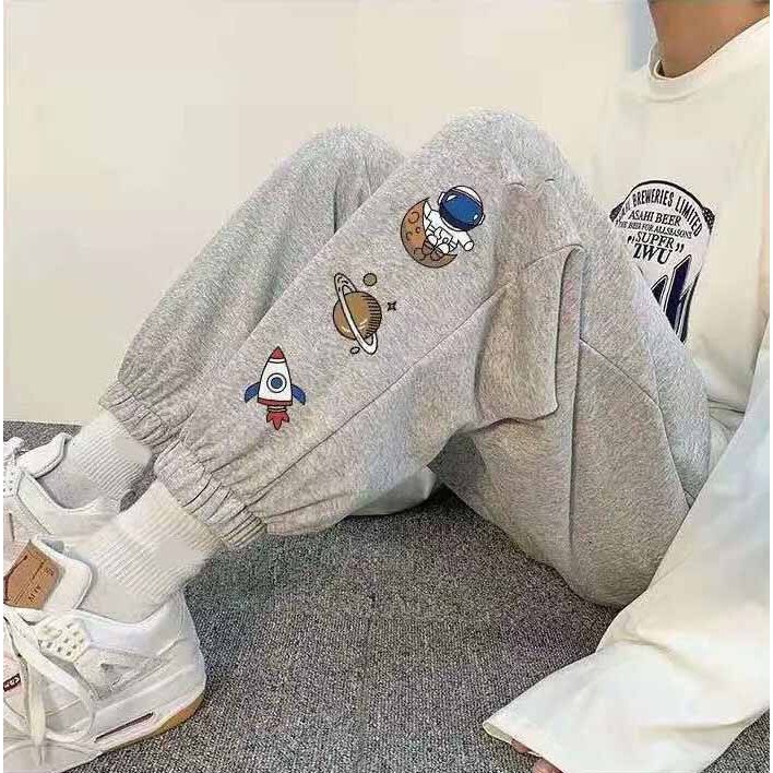 Quần jogger thể thao ulzzang bo ở gấu quần in hình vũ trụ 2 Màu Đen Trắng Chất Nỉ dày dặn mặc nhà đi chơi đều đẹp SSL