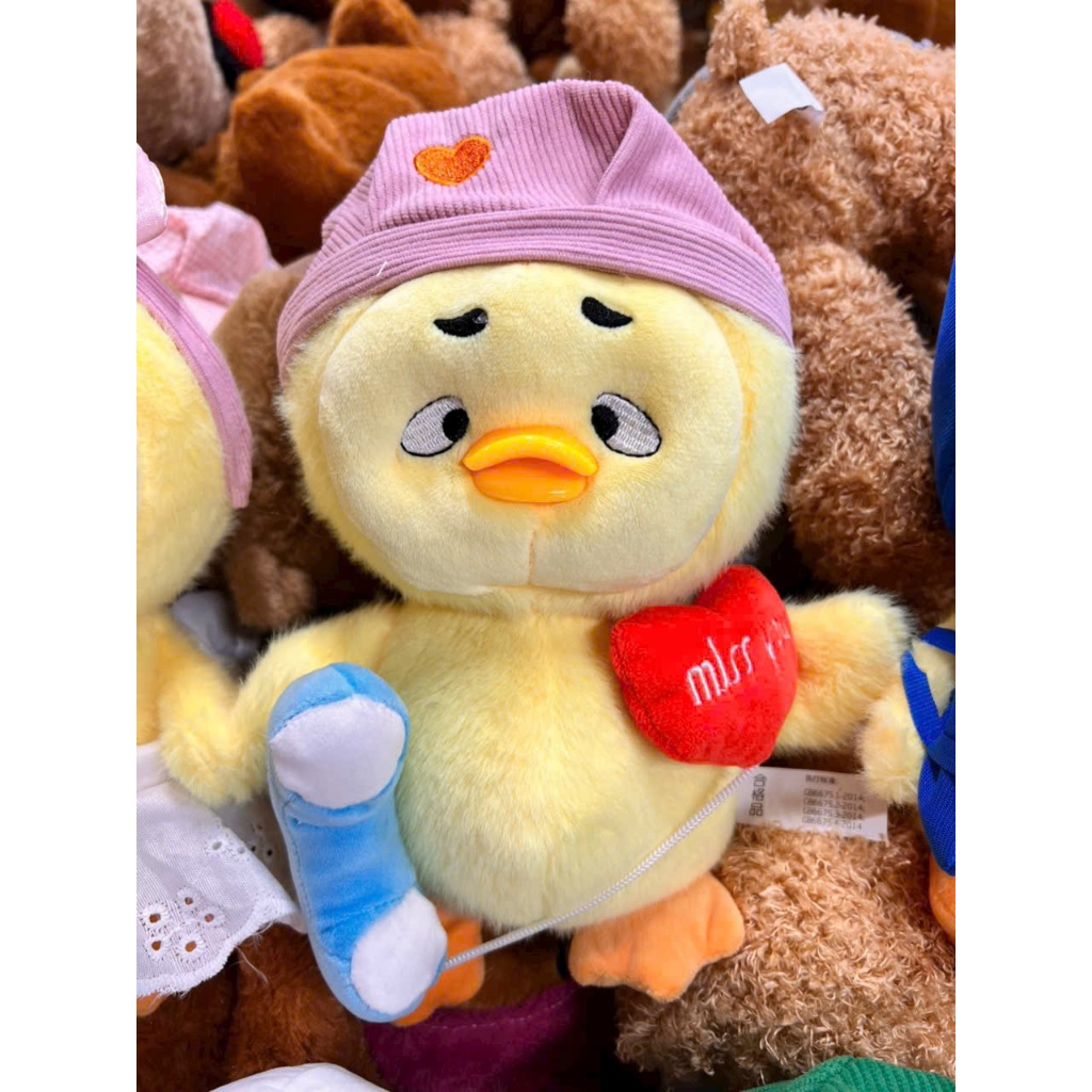 Gấu bông con vịt vàng mỏ hỗn dễ thương Thú nhồi bông vịt mặc trang phục cute
