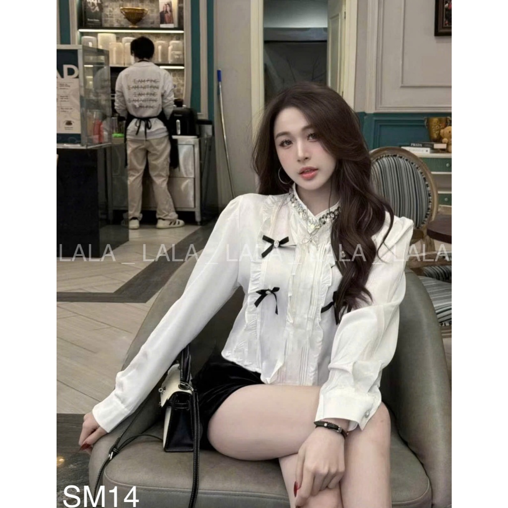 Sơ mi dài cổ đá đính nơ dáng crotop phối bèo phong cách trẻ trung LALASTORE SM14