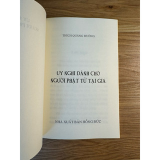 Sách - Uy Nghi Dành Cho Phật Tử Tại Gia