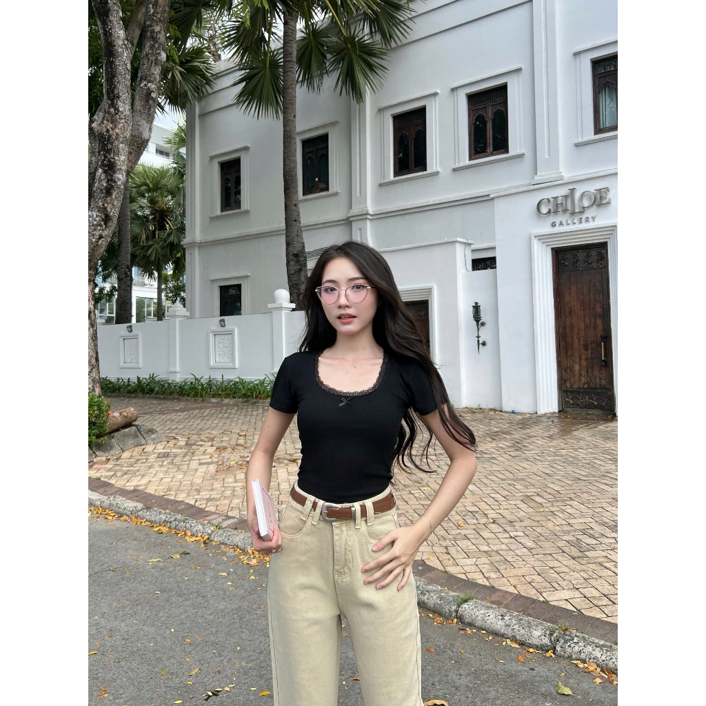 Ảnh Áo Thun Form Ôm Cổ Tròn Viền Ren Phối Nơ - CHAXYN TOP - GOÛT DE JUN 2