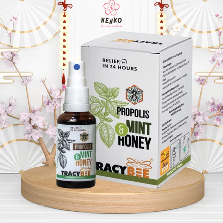 Keo ong xịt họng TRACYBEE vị bạc hà the mát giúp làm giảm ho và đau họng tức thì lọ 30ml