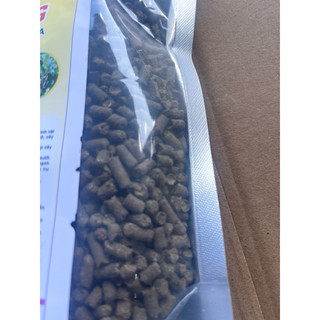 Phân bón hữu cơ chuyên dụng cho cây mai, gói 1kg, tăng trưởng khỏe mạnh.
