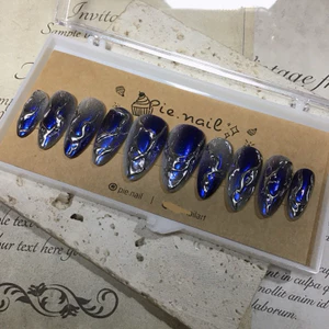 218. nailbox nền tráng gương xanh phản quang, gel nổi tráng gương