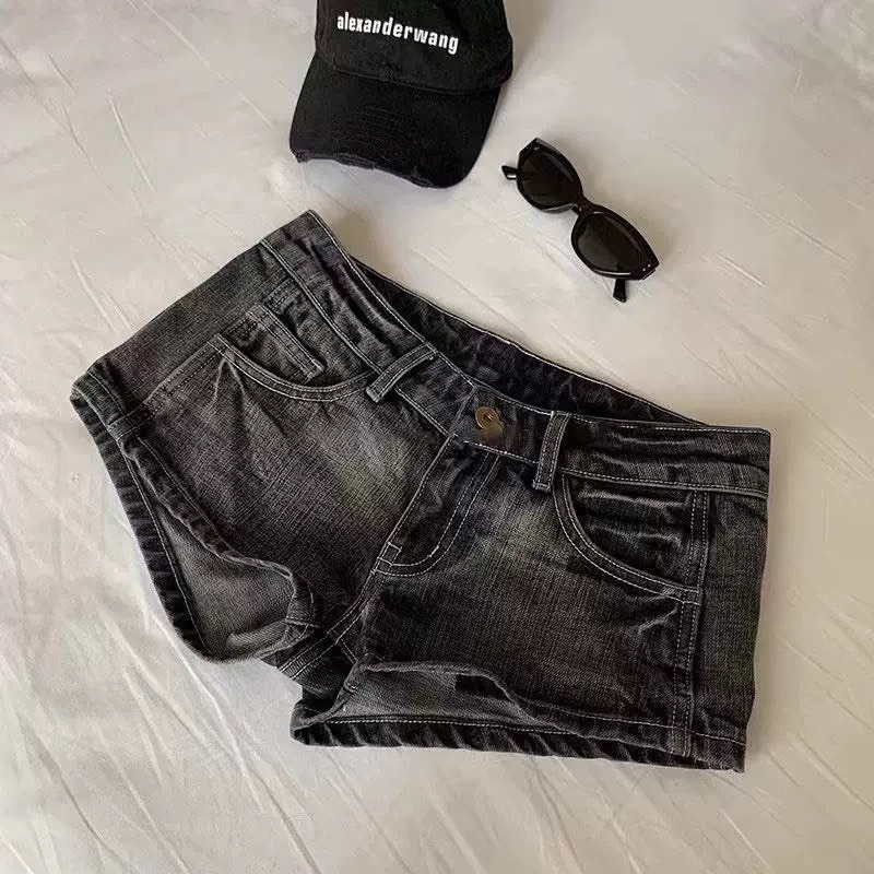 (SÃN)Quần short jean cạp trễ màu đen mài nắp túi phía sau cá tính QSN009 - Tiktik
