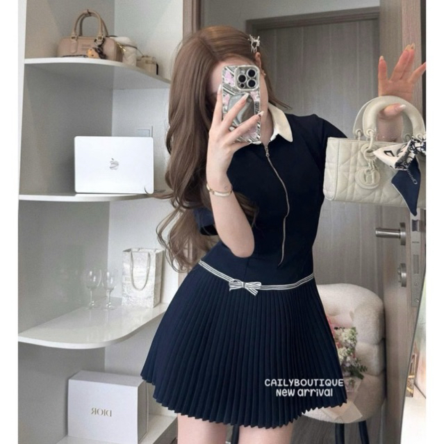 “Caron dress” Váy nữ ngắn xoè cộc tay phối cổ sơmi thiết kế khoá kéo eo phối kẻ viền đính nơ sang chảnh | MIU.STUDIO