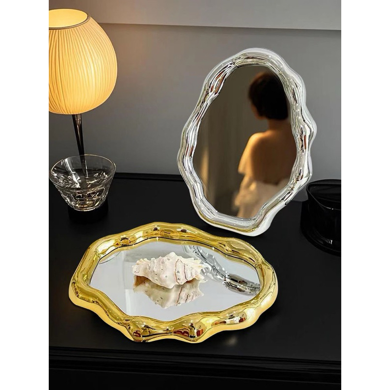 Gương để bàn khung màu bạc sang trọng, thiết kế uốn lượn nhẹ nhàng nữ tính | BigBuy360 - bigbuy360.vn