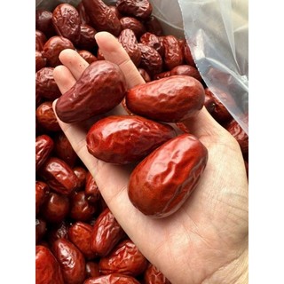 Táo đỏ Hòa Điền,táo trái to,thịt nhiều,ngọt tự nhiên,quả nhỏ nhiều thịt và ngọt,thích hợp ăn trực tiếp,hoặc nấu chè.