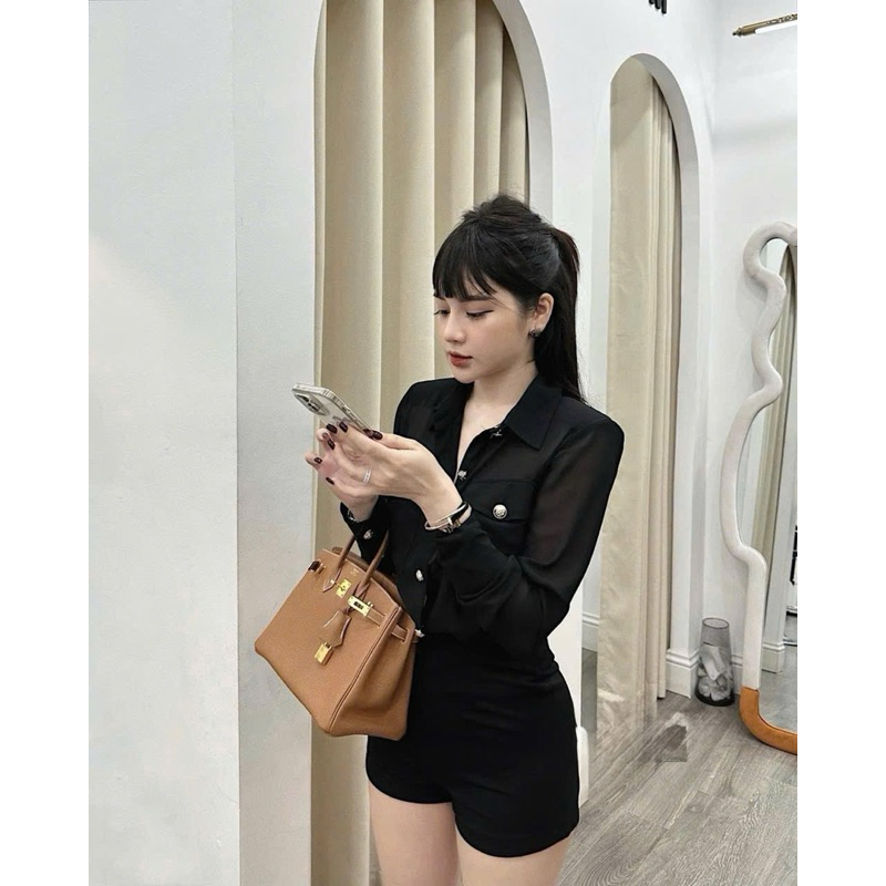 Áo sơmi voan mỏng đính khuy siu sang