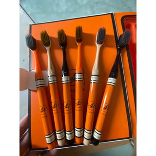 Hộp 6 chiếc bàn chải đánh răng lông mềm, Hộp Bàn Chải Quà Tặng Trắng Răng (hàng tốt)