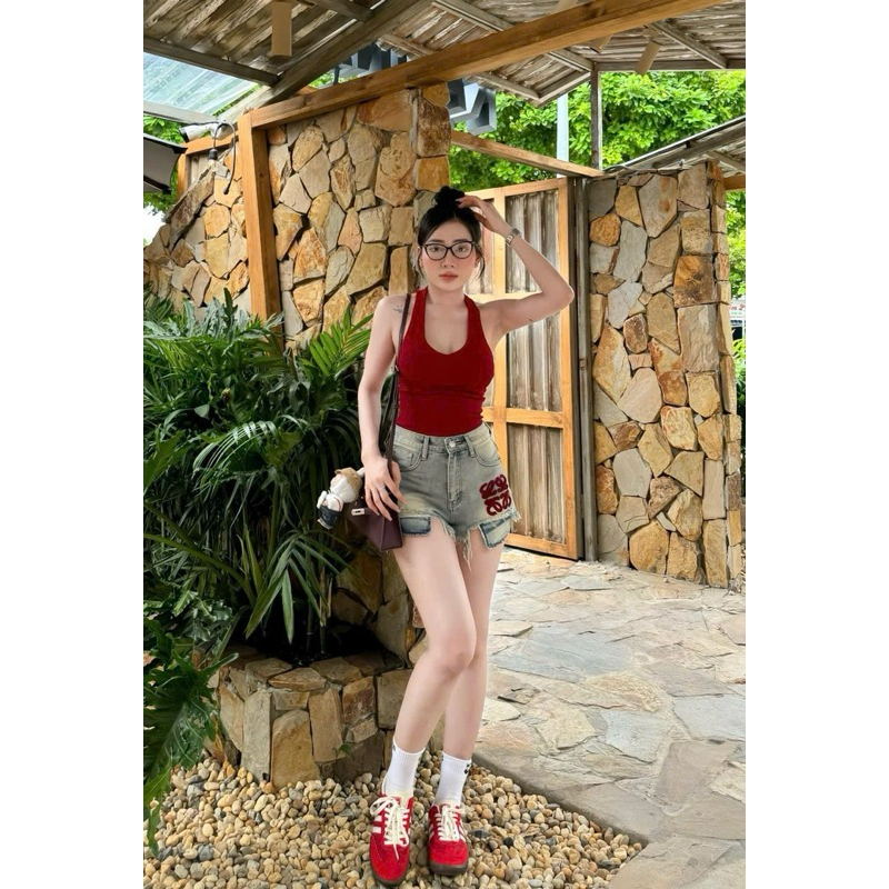 Áo ba lỗ dáng ngắn mix được nhiều đồ lắm luôn