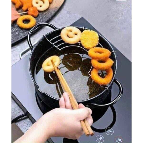 NỒI CHIÊN NGẬP DẦU XUẤT NHẬT TẶNG KÈM VỈ GÁC CHẢO TIỆN LỢI