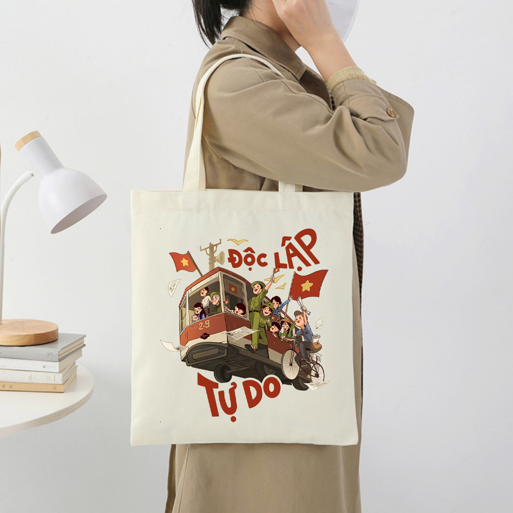 Túi Tote canvas TÔI YÊU TỔ QUỐC VỆT NAM túi vải đeo vai có khóa kéo phong cách thời trang đựng đồ đi học - chơi tota082