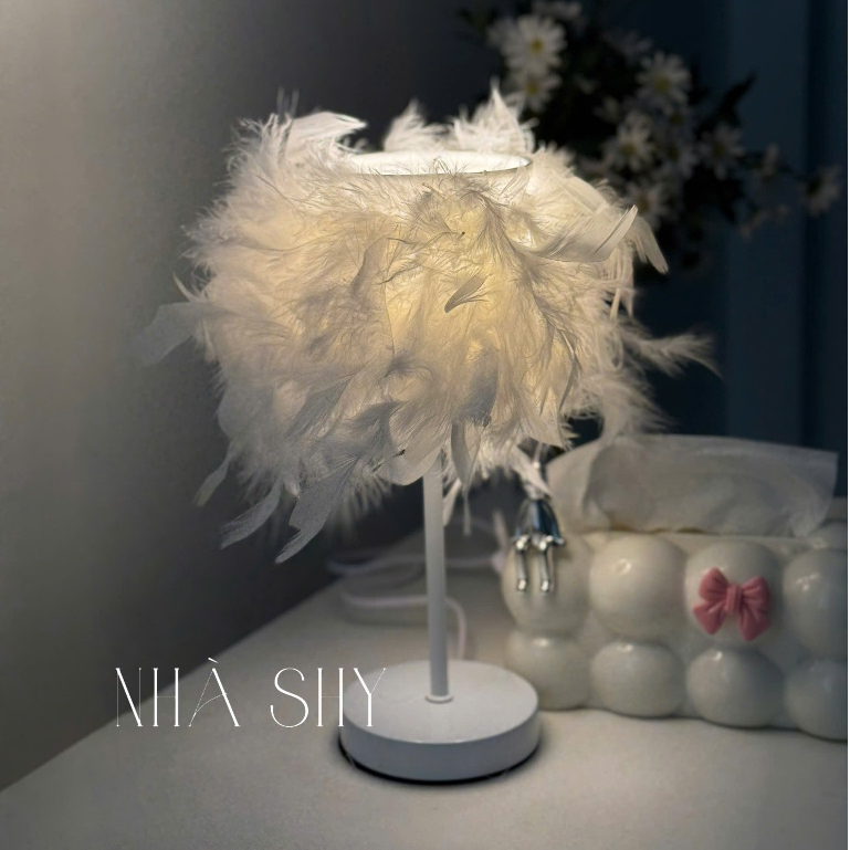 Đèn Ngủ Lông Vũ - Đèn Ngủ Để Bàn Trang Trí Sang Trọng - Ảnh Thật - Nhà Shy Home Decor